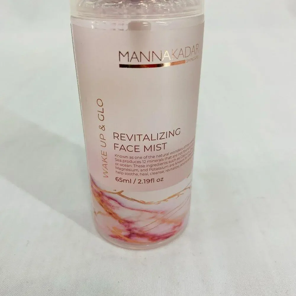 Manna Kadar Beauty Wake Up & Glo Revitalizing Face Mist